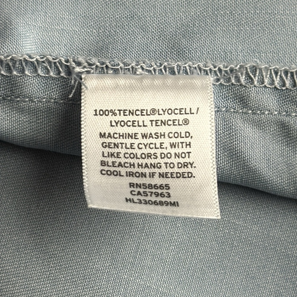 HINGE Sleeveless Tencel Chambray Button-Up Top M - Picture 7 of 8